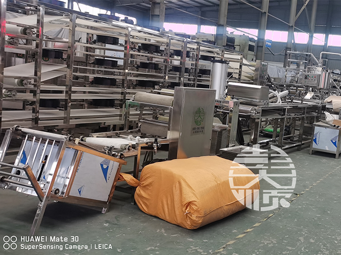 大型豆腐生產(chǎn)線準(zhǔn)備發(fā)往新疆阿克蘇