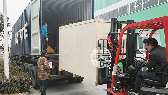 俄羅斯豆腐機生產線設備裝車現場