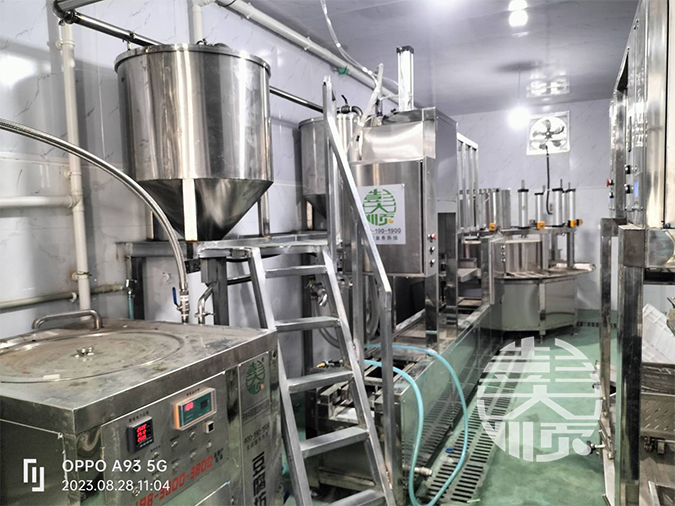 四川德陽自動豆腐機(jī)生產(chǎn)線安裝現(xiàn)場